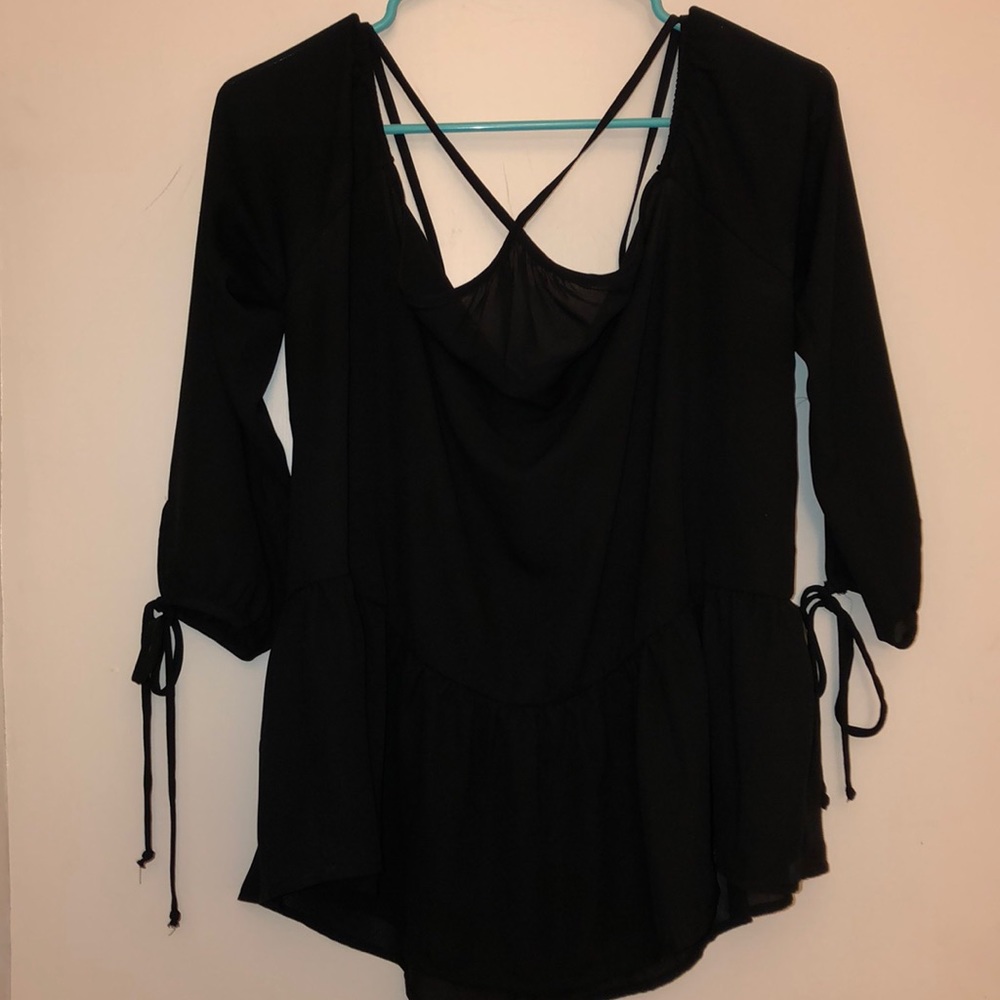 3 for $15! 💥EUC Black blouse